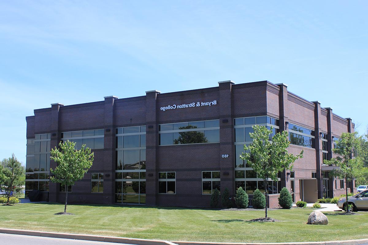 Picture of the Bryant & Strattton College campus building in Orchard Park 